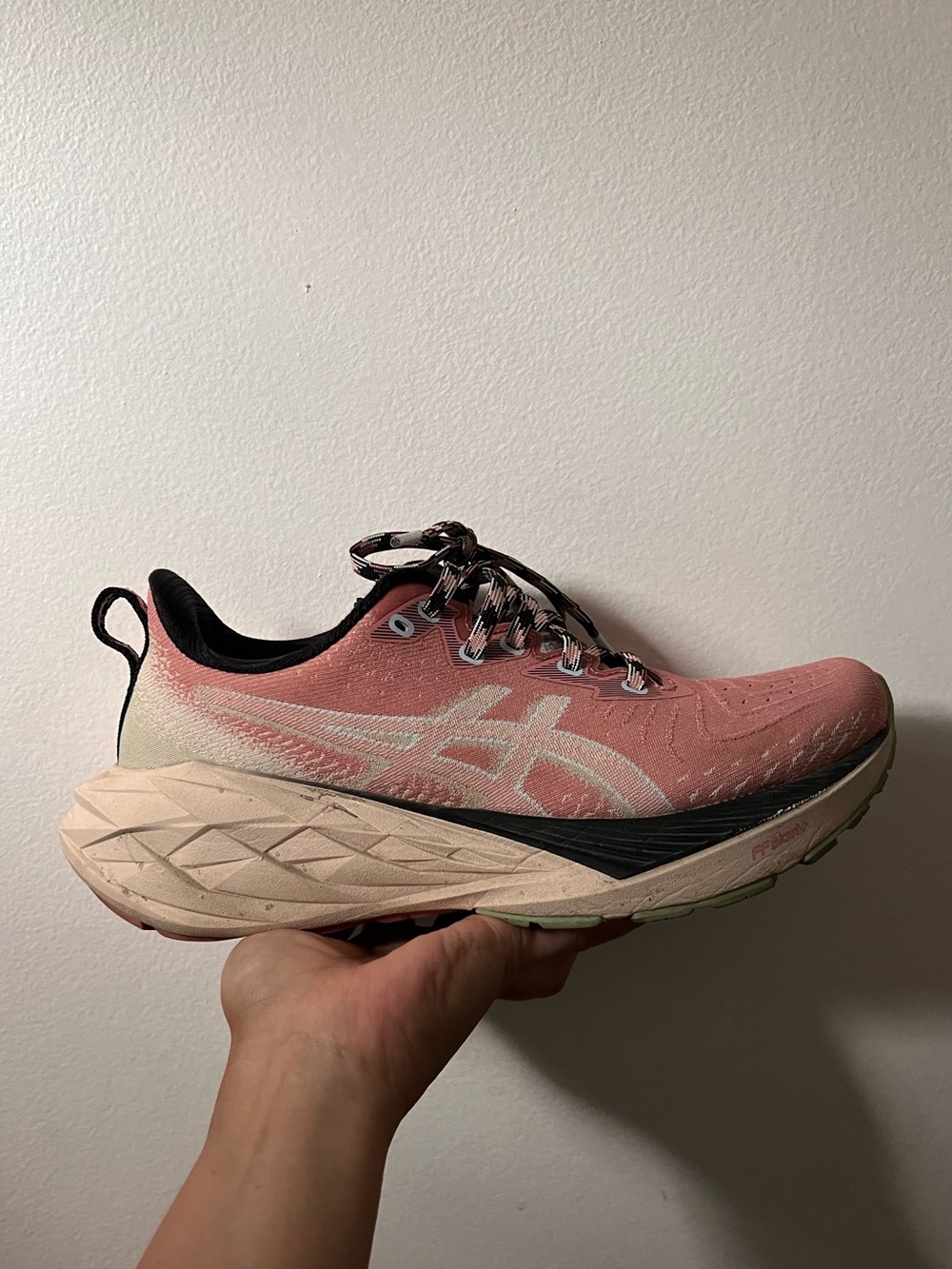 ASICS Novablast 4 TR Pink and Cream Road Running Shoe US7.5